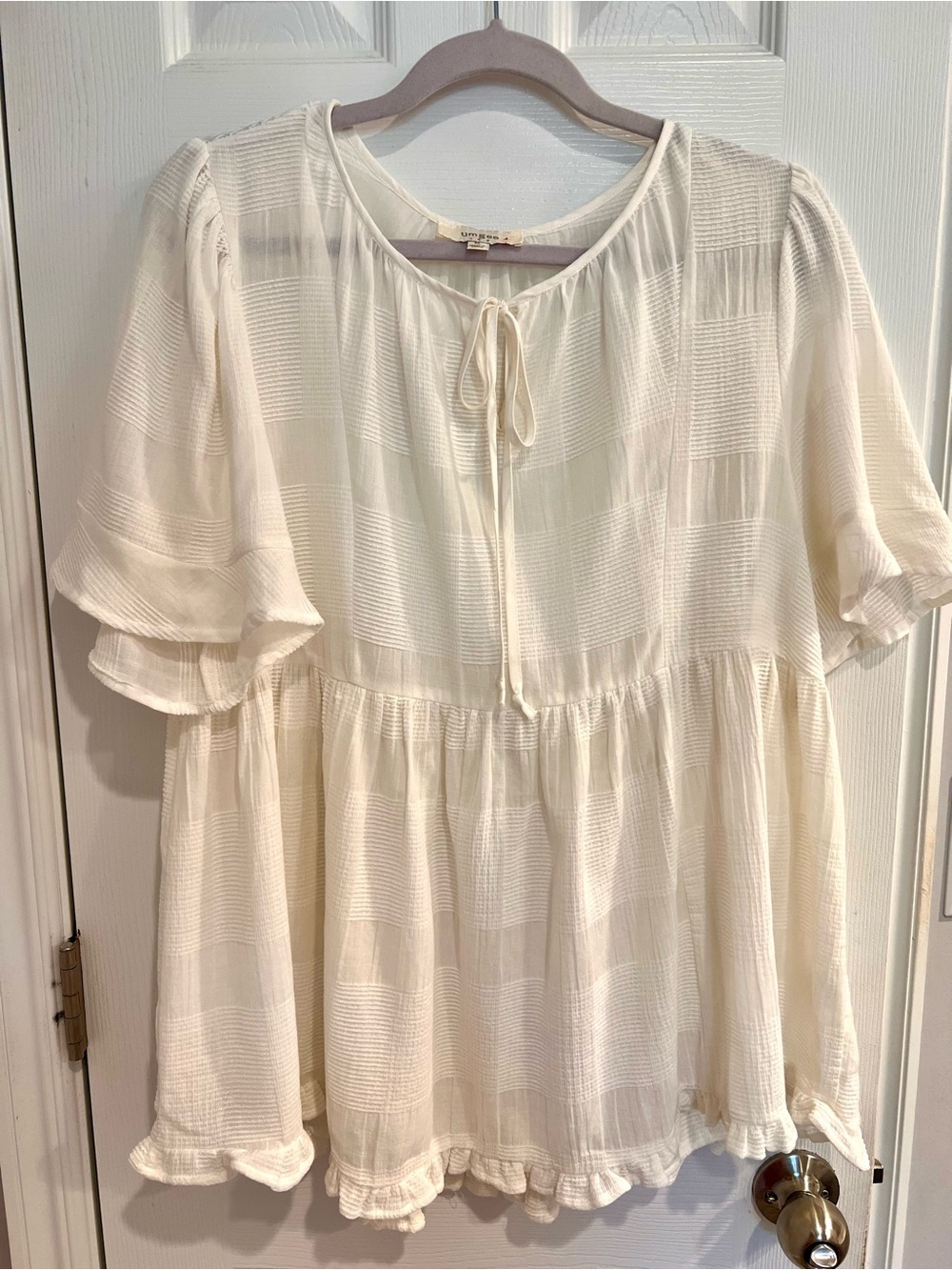 Lightweight Cream Ivory Tie-Neck Flutter Sleeve Summer Boho Flowy Peasant Top